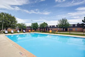 Lubbock Lakeway Apartments image