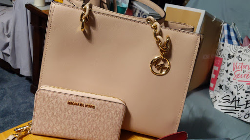 Fashion Accessories Store «Michael Kors», reviews and photos, 10355 Factory Shop Blvd #355, Gulfport, MS 39503, USA
