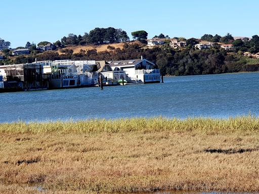 Shopping Mall «Marin Gateway Shopping Center», reviews and photos, 190 Donahue St, Sausalito, CA 94965, USA