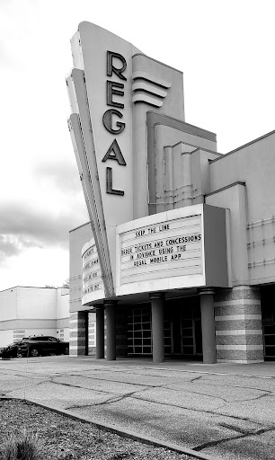 Movie Theater «Regal Cinemas Interstate Park 18», reviews and photos, 1089 Interstate Pkwy, Akron, OH 44312, USA