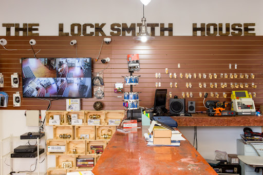 Locksmith «The Locksmith House», reviews and photos, 880 Wyckoff Ave, Brooklyn, NY 11237, USA