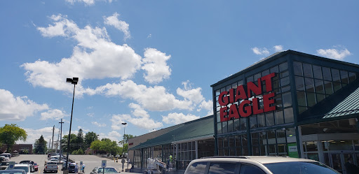 Supermarket «Giant Eagle Supermarket», reviews and photos, 14100 Detroit Ave, Lakewood, OH 44107, USA