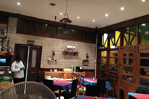 Yummy India Restaurant image