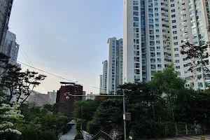 Daechi Dongbu Centreville Apartment Complex image