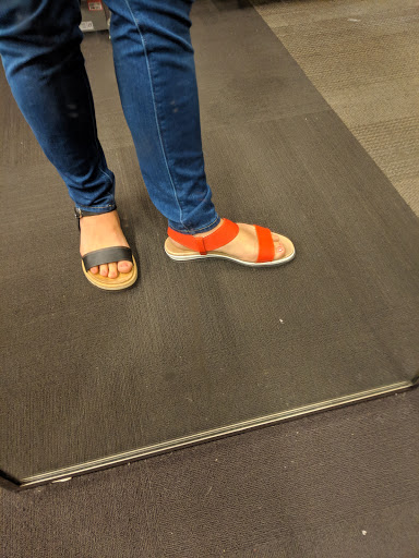 Shoe Store «DSW Designer Shoe Warehouse», reviews and photos, 7896 Dublin Blvd, Dublin, CA 94568, USA