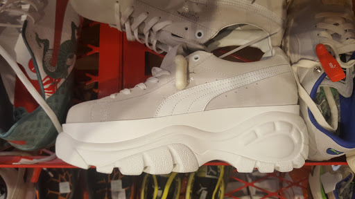 Shoe Store «PUMA», reviews and photos, 4977 International Dr #3b, Orlando, FL 32819, USA