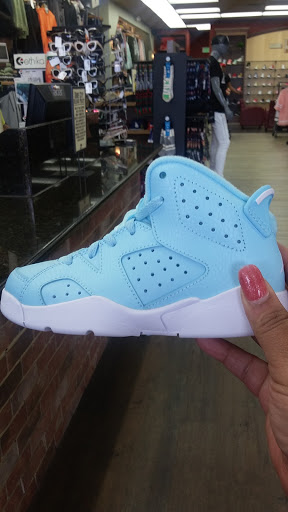 Shopping Mall «Coliseum Crossing Shopping Center», reviews and photos, 91 Coliseum Crossing, Hampton, VA 23666, USA