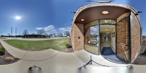 Used Car Dealer «Lucky Motors», reviews and photos, 817 Church Rd, Elmhurst, IL 60126, USA