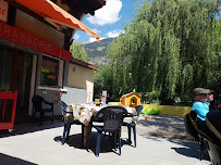 Atmosphère du Restaurant Le Chalet Du Lac à La Roche-de-Rame - n°3
