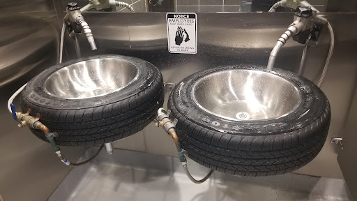 Sportswear Store «Columbia Sportswear Outlet Store - Orlando Premium Outlets», reviews and photos, 8166 Vineland Ave #1765, Orlando, FL 32821, USA