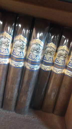 Cigar Shop «Cigar Bundles of Miami Cigar Lounge», reviews and photos, 405 SE 1st Ave, Florida City, FL 33034, USA