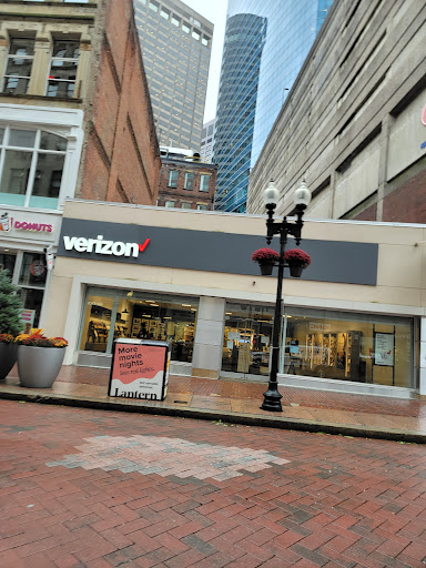 Cell Phone Store «Verizon», reviews and photos, 340 Washington St, Boston, MA 02108, USA