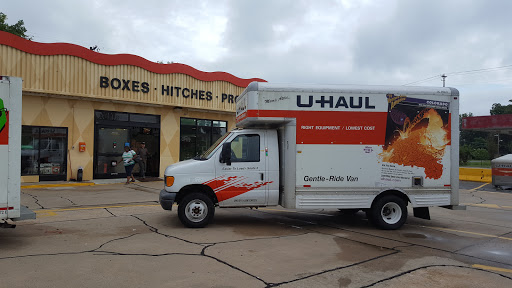 Truck Rental Agency «U-Haul of North Little Rock», reviews and photos, 601 N Cypress St, North Little Rock, AR 72114, USA