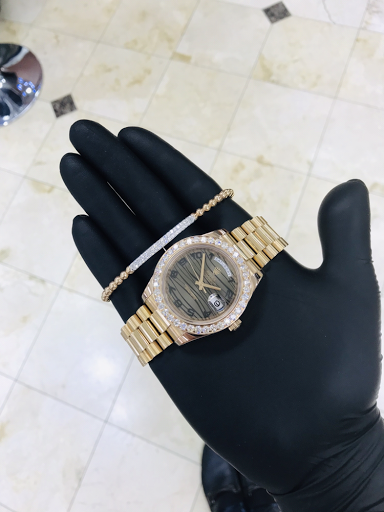Watch Store «Diamond Club Jewelry Store Miami, Used Rolex Watches Miami», reviews and photos, 36 NE 1st St #154, Miami, FL 33132, USA
