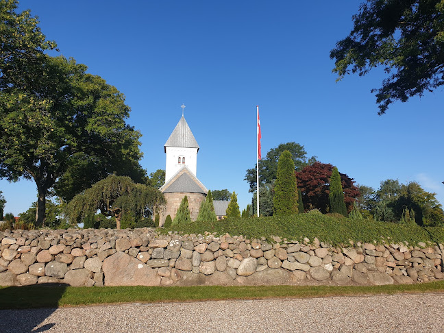 Kommentarer og anmeldelser af Aarestrup Kirke