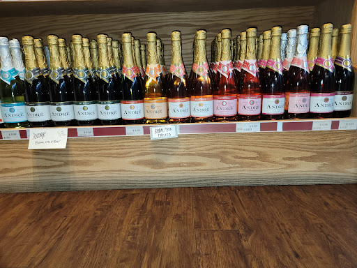 Liquor Store «Shyamrock Liquors», reviews and photos, 2926 Nashville Rd, Bowling Green, KY 42101, USA