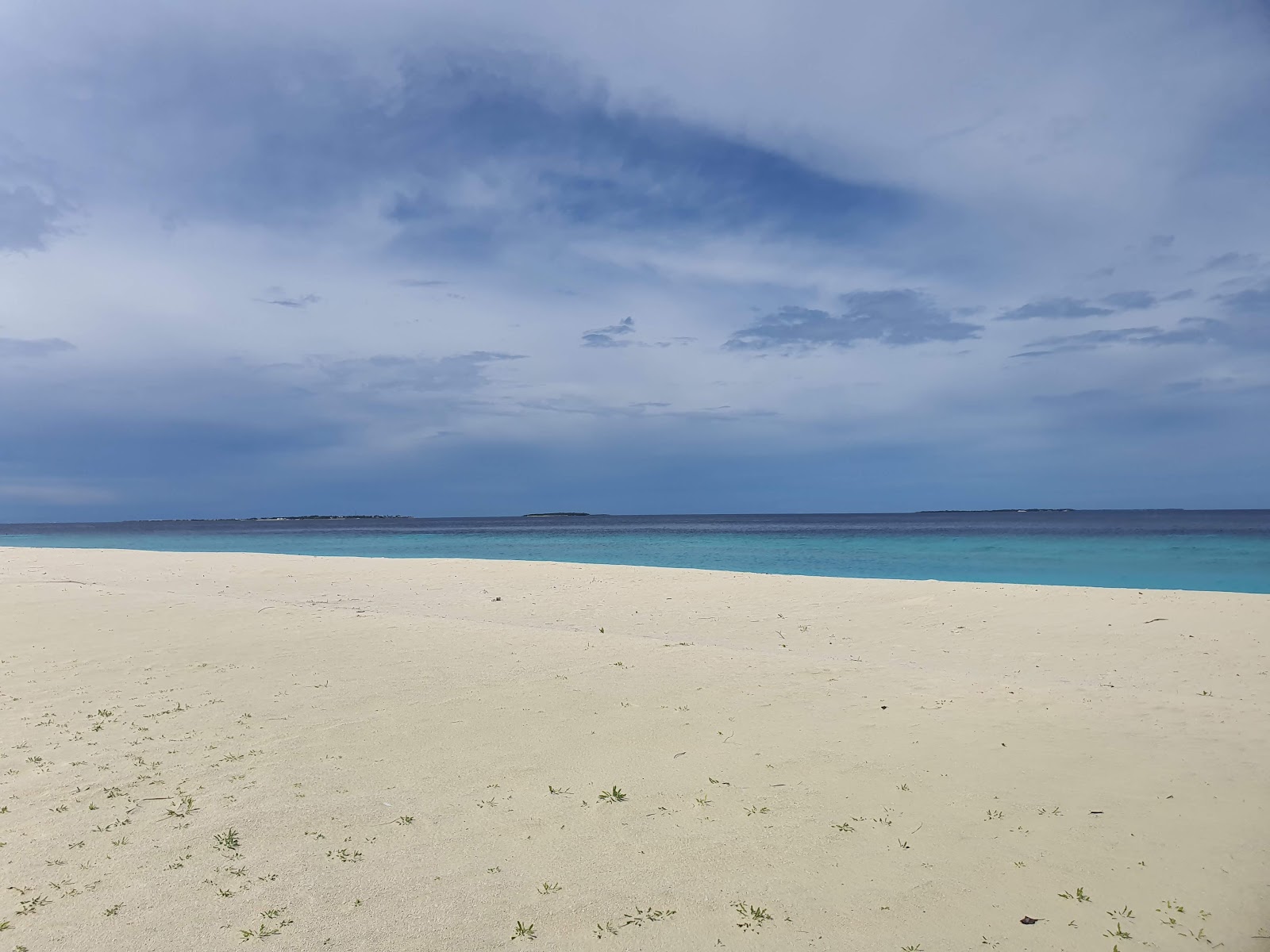 Foto de Raiy Nika Beach - lugar popular entre os apreciadores de relaxamento