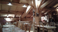 Atmosphère du Restaurant français La Ferme du Pépé à Le Grand-Bornand - n°9