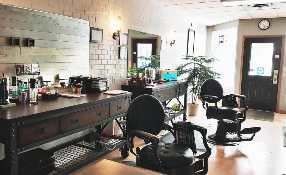 The Lady Barber 49712