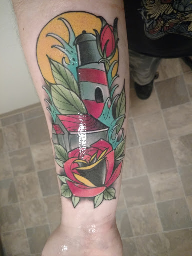 Tattoo Shop «DieHard Piercing & Tattoo Studio», reviews and photos, 224 SW Washington St, Albany, OR 97321, USA