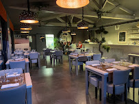Atmosphère du Restaurant de fruits de mer Restaurant de L'Ile Benoist à Courseulles-sur-Mer - n°2