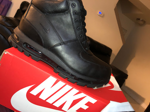 Shoe Store «Shoe City», reviews and photos, 9616 Reisterstown Rd, Owings Mills, MD 21117, USA