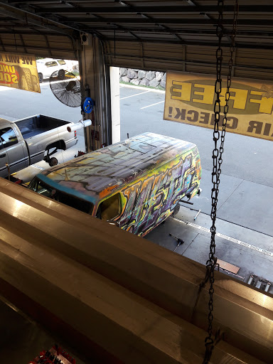 Tire Shop «Discount Tire Store - Shoreline, WA», reviews and photos, 19905 Aurora Ave N, Shoreline, WA 98133, USA