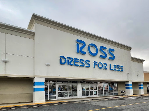 Clothing Store «Ross Dress for Less», reviews and photos, 523 S MacDade Blvd, Holmes, PA 19043, USA