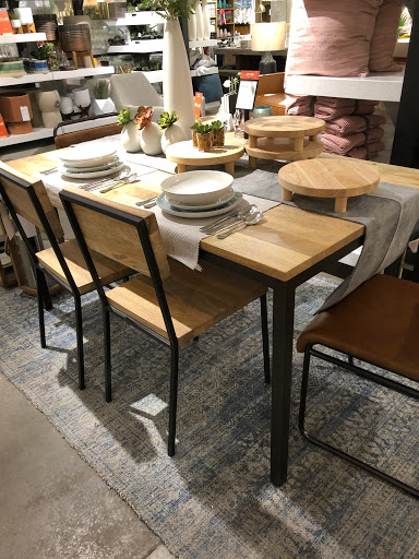 Furniture Store «west elm», reviews and photos, 400 W 47th St, Kansas City, MO 64112, USA