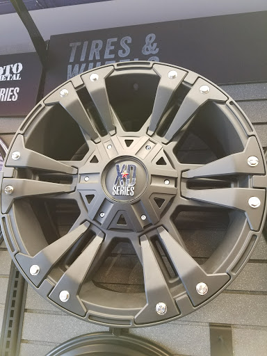 Truck Accessories Store «4 Wheel Parts Performance Center», reviews and photos, 550 W San Carlos St, San Jose, CA 95126, USA