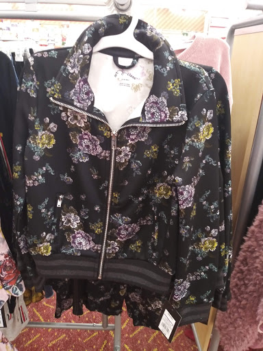 Department Store «Target», reviews and photos, 20877 Hall Rd, Macomb, MI 48044, USA