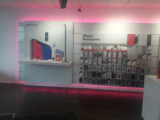 Cell Phone Store «T-Mobile», reviews and photos, 15 Spring Valley Market Pl, Spring Valley, NY 10977, USA
