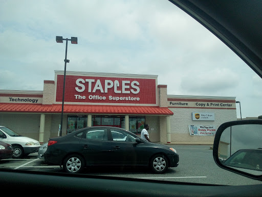 Office Supply Store «Staples», reviews and photos, 128 Sunset Blvd, New Castle, DE 19720, USA