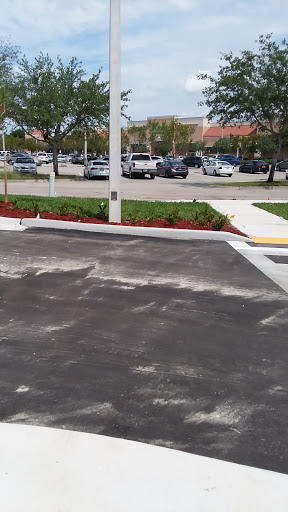 Supermarket «Publix Super Market at The Shoppes at Grande Oaks», reviews and photos, 20311 Grande Oak Blvd, Estero, FL 33928, USA