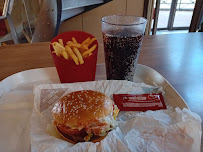 Cheeseburger du Restauration rapide McDonald's à Annecy - n°10
