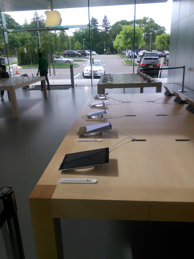 Computer Store «Apple Manhasset», reviews and photos, 1900 Northern Blvd, Manhasset, NY 11030, USA