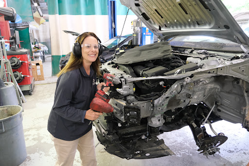 Auto Body Shop «Schaefer AutoBody Centers - Ellisville, MO», reviews and photos, 16109 Manchester Rd, Ellisville, MO 63011, USA