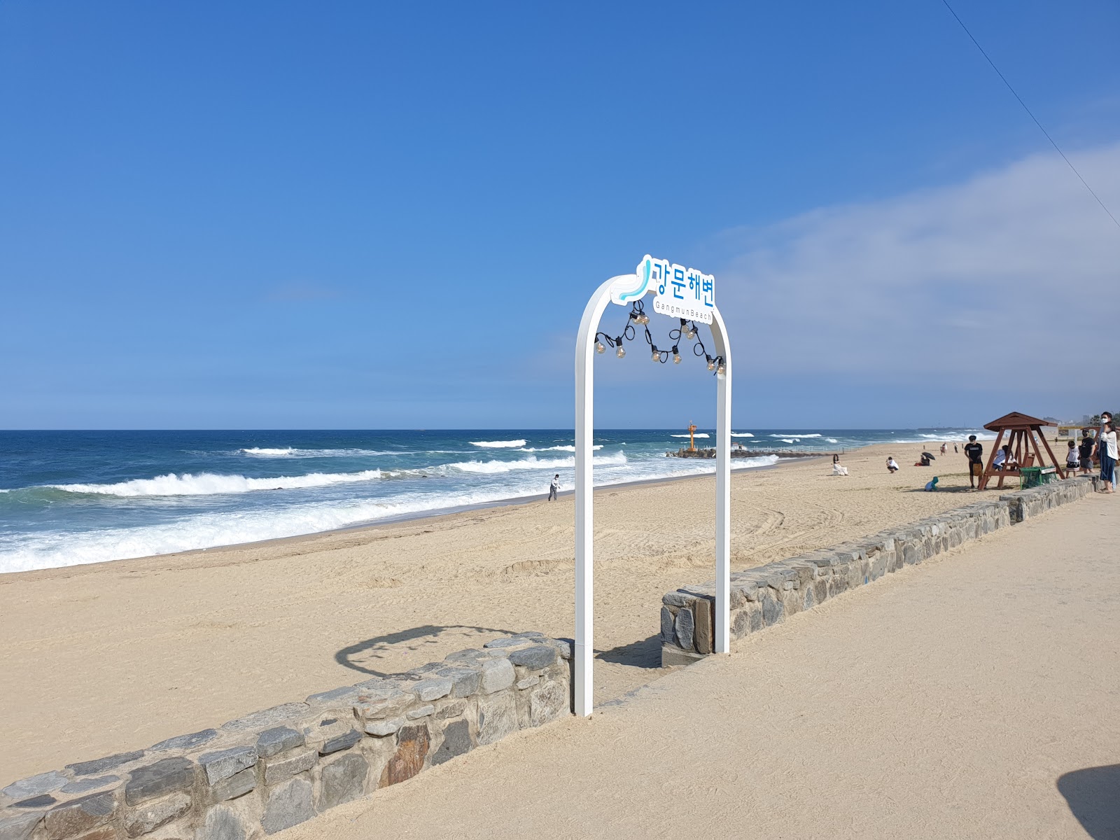 Fotografie cu Gangmun Beach - locul popular printre cunoscătorii de relaxare