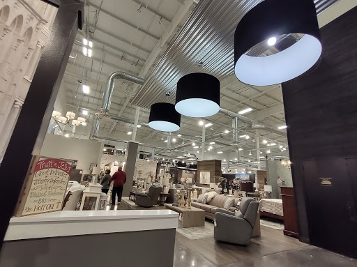 Furniture Store «Brown Squirrel Furniture», reviews and photos, 9901 Sherrill Blvd, Knoxville, TN 37932, USA