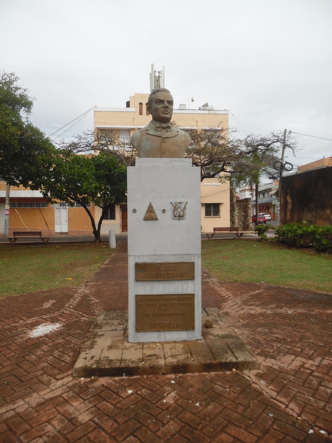 Ruben Dario bust