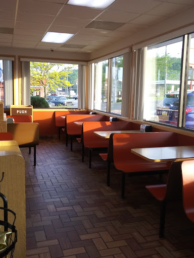 Donut Shop «Maple Donuts», reviews and photos, 50 Robinhood Dr, Goldsboro, PA 17319, USA