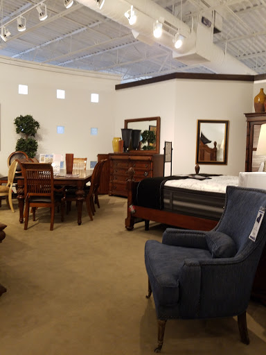 Furniture Store «Rooms To Go Furniture Store - Port Richey», reviews and photos, 9500 Scenic Dr, Port Richey, FL 34668, USA