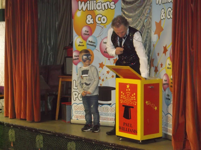 Paul Williams Childrens Party Entertainer Leicester - Event Planner