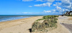 Photo de Bernieres-sur-Mer Beach - endroit populaire parmi les connaisseurs de la détente