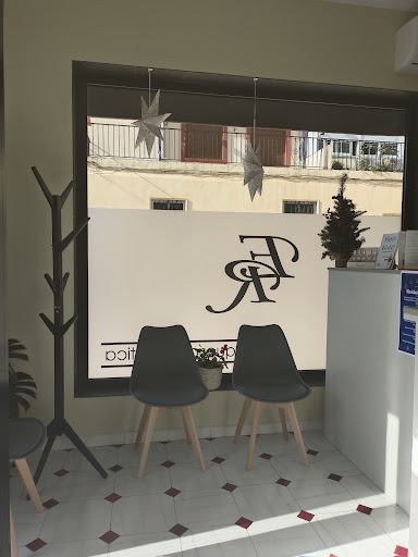 Peluquería & Estética Encarnita Requena en Caleta de Velez, Málaga