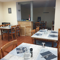 Atmosphère du Restaurant français Le Relais De Mondésir à Guillerval - n°5