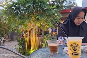 Coffee Shop Medan - Cekobe image