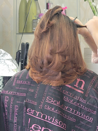 Beauty Salon «Mary Dominican Beauty Salon», reviews and photos, 736 Broadway, Newark, NJ 07104, USA