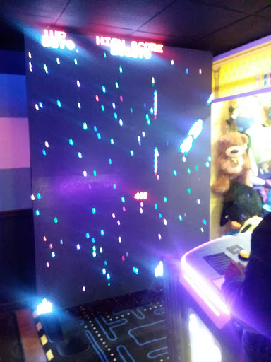 Bowling Alley «AMF Bowlero Lanes», reviews and photos, 11737 W Burleigh St, Wauwatosa, WI 53222, USA