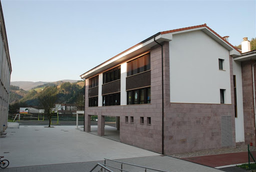 Joxemiel Barandiaran Herri Eskola, Institución educativa pública en Astigarraga,Gipuzkoa